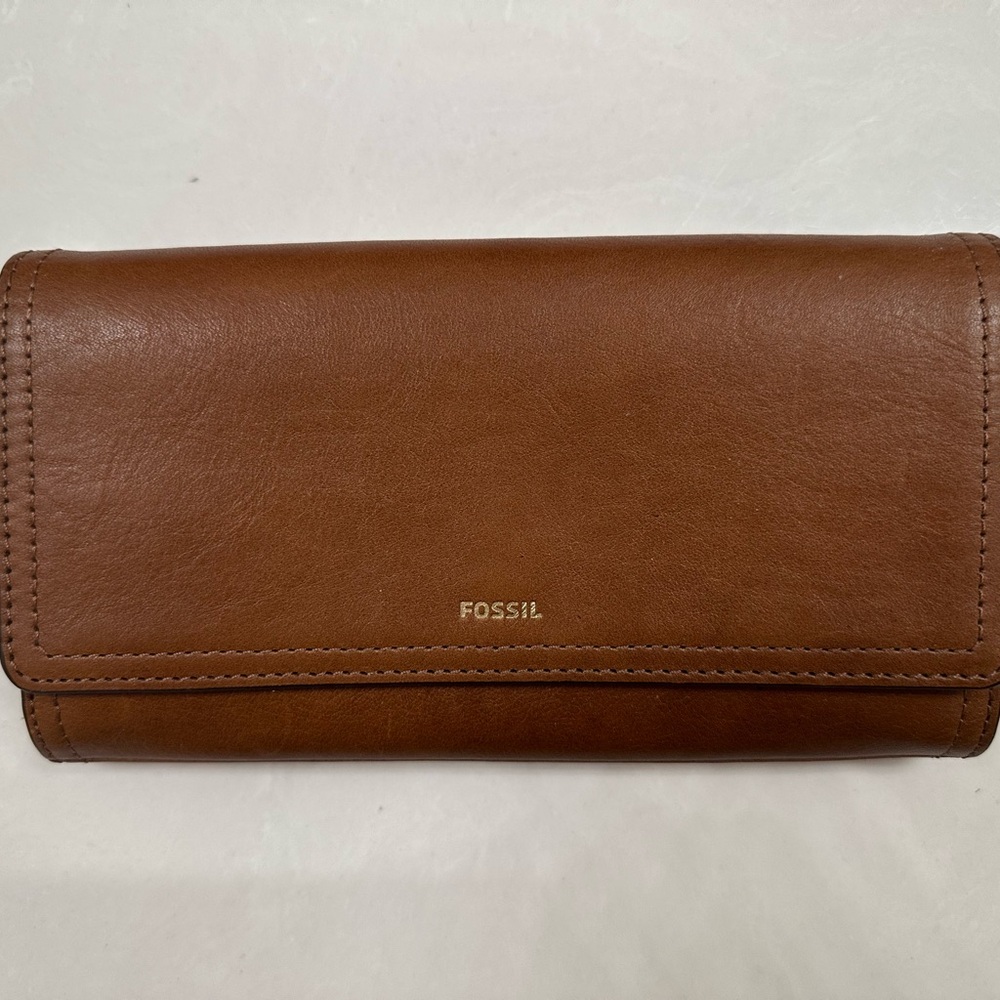 Fossil Women's Brown Leather Wallet